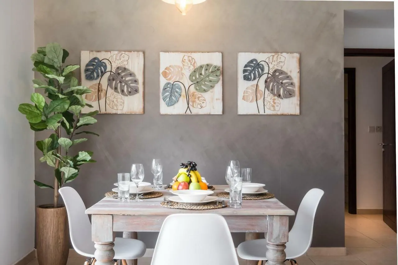 Maison Privee - Exclusive Apt With Burj Khalifa Next Door Dubái 0*,